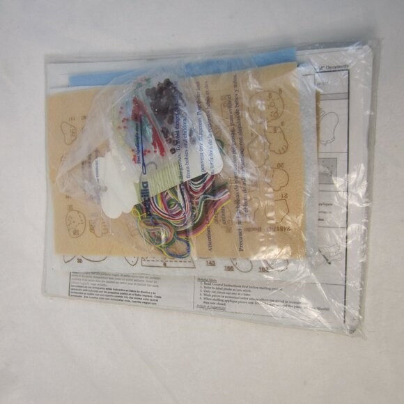 Bucilla Plaid #84817 Joy To The World Nativity Wise Men Felt Christmas Kit - Picture 6 of 8